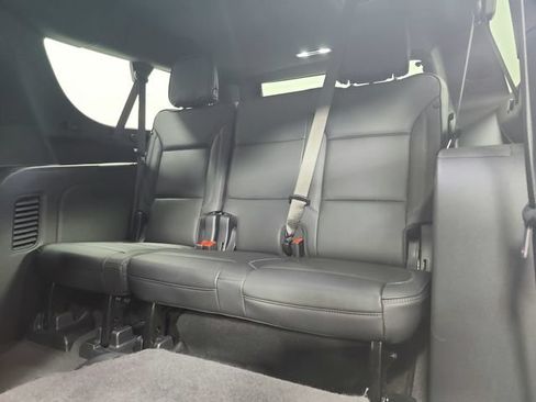Used 2025 GMC Yukon XL Denali AWD/4WD image 12