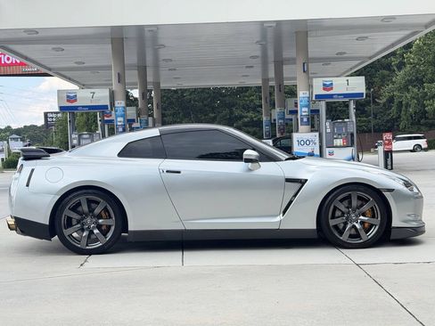 Used 2009 Nissan GT-R Premium AWD/4WD image 22