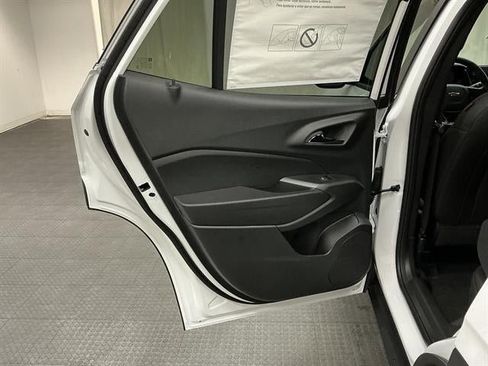 New 2026 Chevrolet Trax RS w/ Sunroof Package FWD image 22
