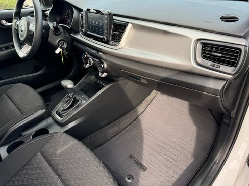 Used 2020 Kia Rio LX image 10