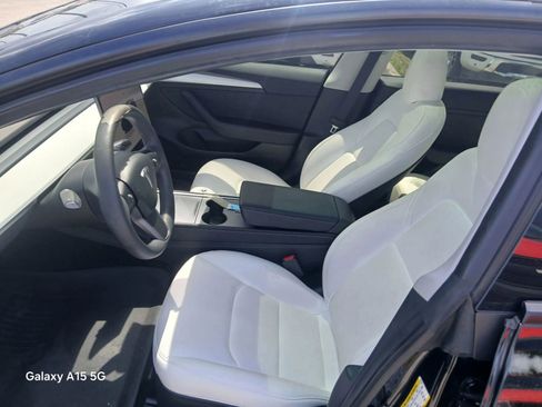 Used 2023 Tesla Model 3 Standard Range image 9