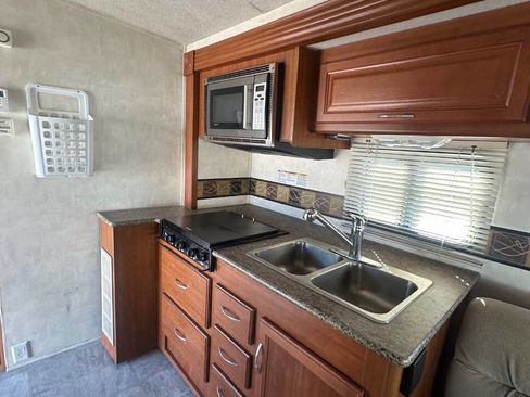 Used 2008 Dodge Sprinter 3500 image 23