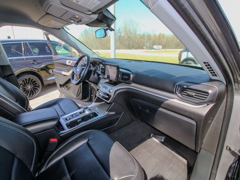 Used 2023 Ford Explorer XLT w/ Equipment Group 202A image 17