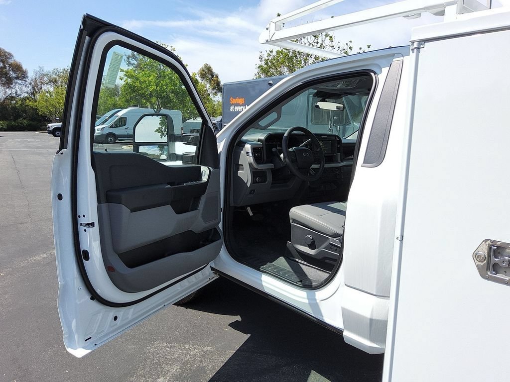 New 2026 Ford F350 XL w/ XL Chrome Package RWD image 5