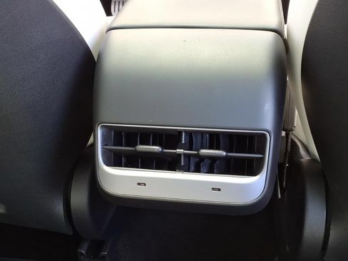 Used 2025 Tesla Model Y Performance AWD/4WD image 17