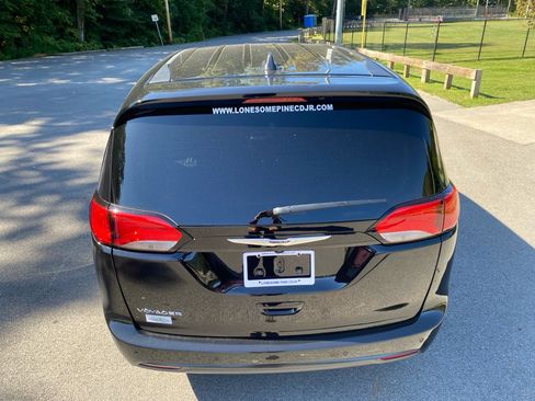 New 2026 Chrysler Voyager LX image 4