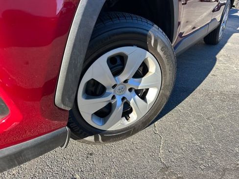 Used 2020 Toyota RAV4 LE image 10