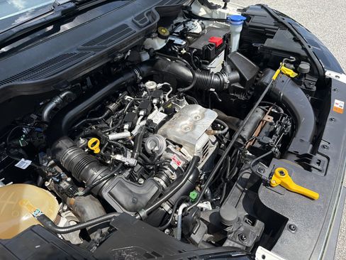 Used 2019 Ford EcoSport Titanium FWD image 21