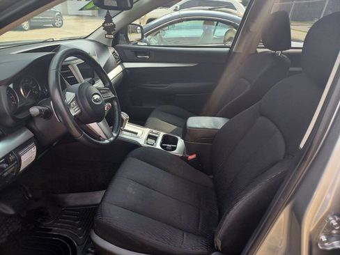 Used 2011 Subaru Outback 3.6R Premium w/ PWR Moonroof Pkg AWD/4WD image 5