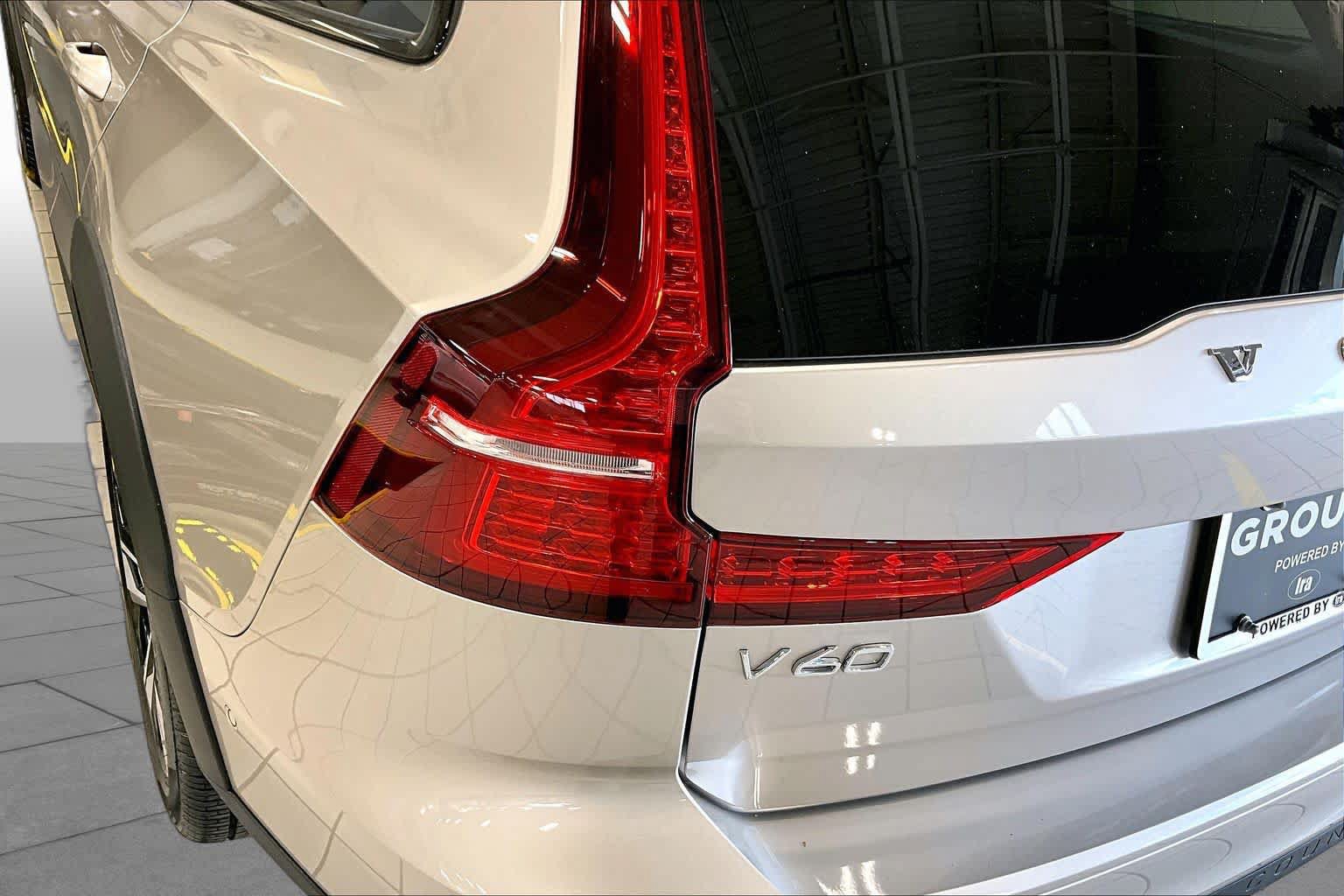 Certified 2026 Volvo V60 B5 Cross Country Plus AWD/4WD image 27