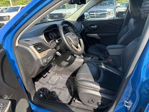 Used 2018 Jeep Cherokee Limited w/ High Altitude Package AWD/4WD image 11