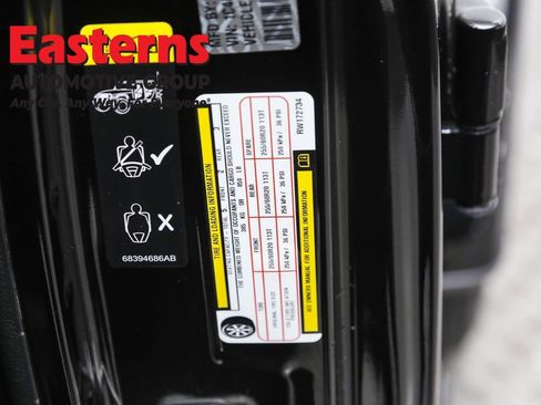 Used 2024 Jeep Wrangler Unlimited AWD/4WD image 38