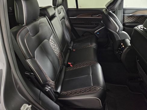 Used 2022 Jeep Grand Cherokee Summit AWD/4WD image 27
