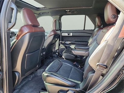 Used 2020 Ford Explorer Platinum w/ Premium Technology Package image 9