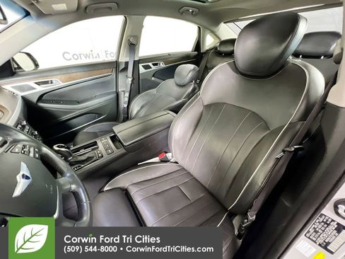 Used 2015 Hyundai Genesis 5.0 image 25