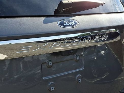 Used 2023 Ford Explorer XLT w/ Equipment Group 202A AWD/4WD image 37
