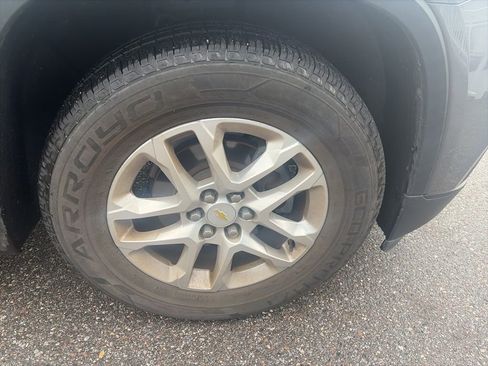 Used 2020 Chevrolet Traverse LS image 11