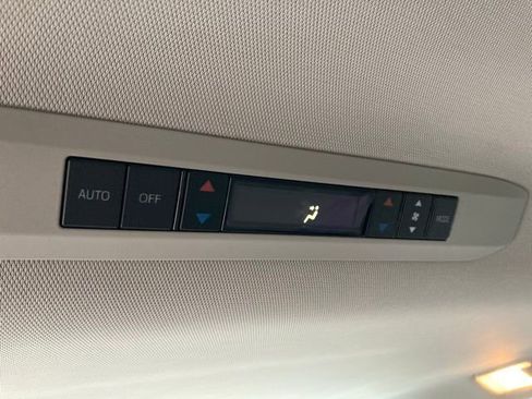 Used 2025 Toyota Sienna XLE w/ XLE Plus Package image 24