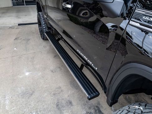 Used 2025 GMC Sierra 1500 Denali Ultimate image 13