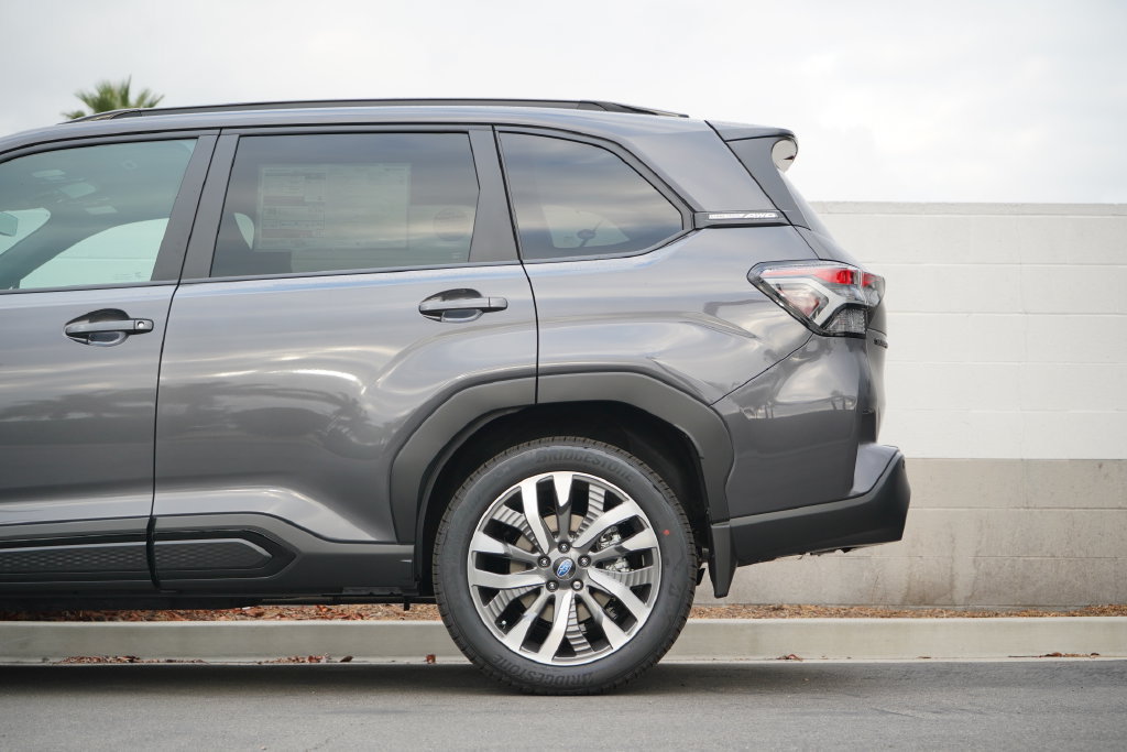 New 2026 Subaru Forester Touring AWD/4WD image 4