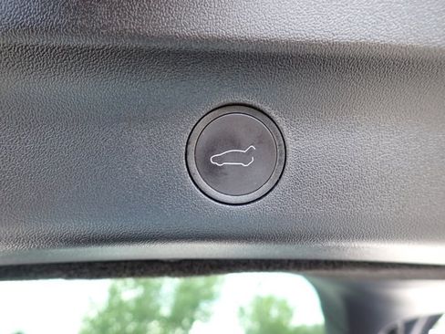 Used 2023 Tesla Model Y Long Range AWD/4WD image 9