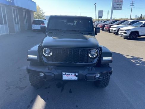 Used 2024 Jeep Gladiator Sport image 3