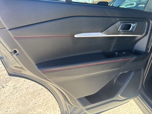 Used 2025 Ford Explorer ST-Line w/ ST-Line Street Pack image 25