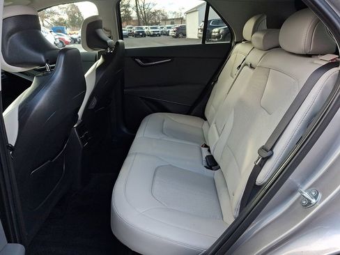 Certified 2023 Kia Niro EX image 10