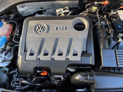 Used 2012 Volkswagen Passat TDI SE image 34