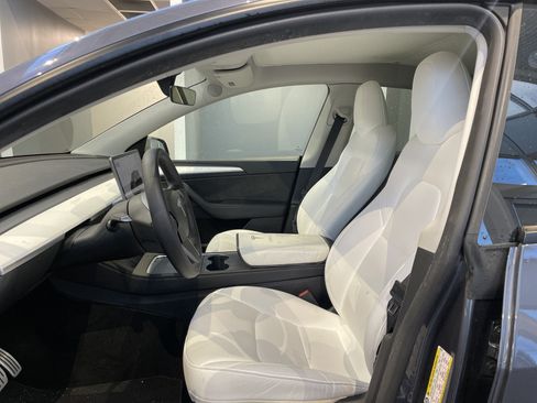 Used 2023 Tesla Model Y Performance AWD/4WD image 16