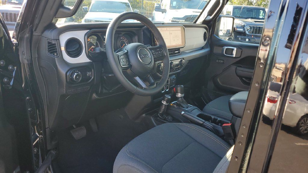 Used 2024 Jeep Wrangler Unlimited Sport AWD/4WD image 18