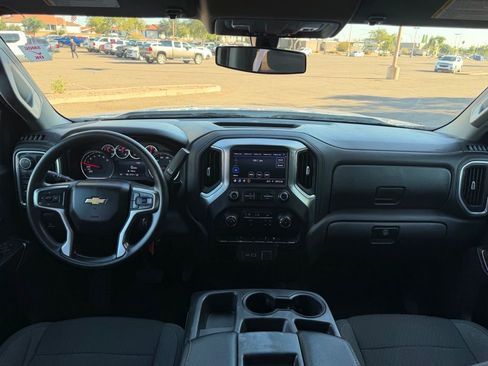 Used 2020 Chevrolet Silverado 1500 LT image 24