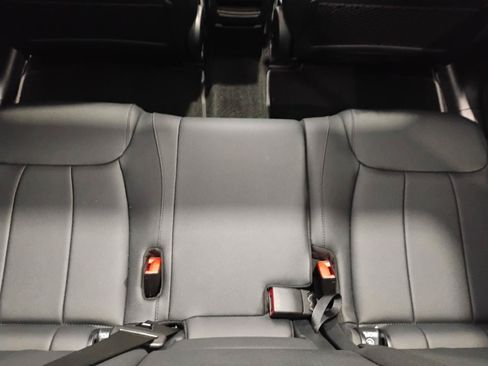 Used 2024 Mercedes-Benz EQB 300 4MATIC image 32