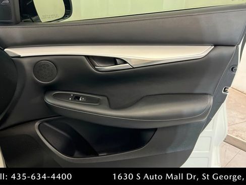 Used 2021 INFINITI QX50 Essential w/ Convenience Package image 23