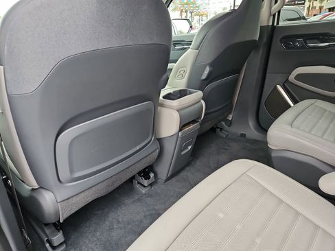 Used 2024 Kia EV9 Land w/ Towing Package image 18