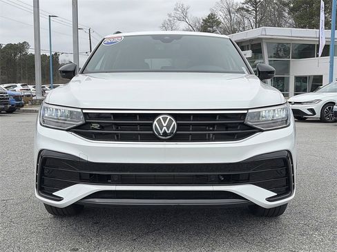 Used 2022 Volkswagen Tiguan SE R-Line image 31