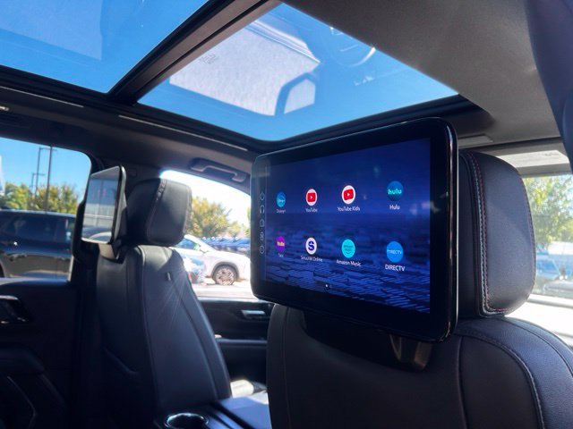 Certified 2025 Chevrolet Suburban RST w/ Advanced Technology Package AWD/4WD image 29