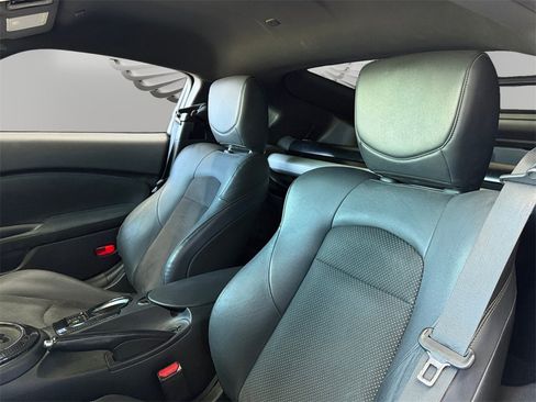 Used 2017 Nissan 370Z Touring image 9