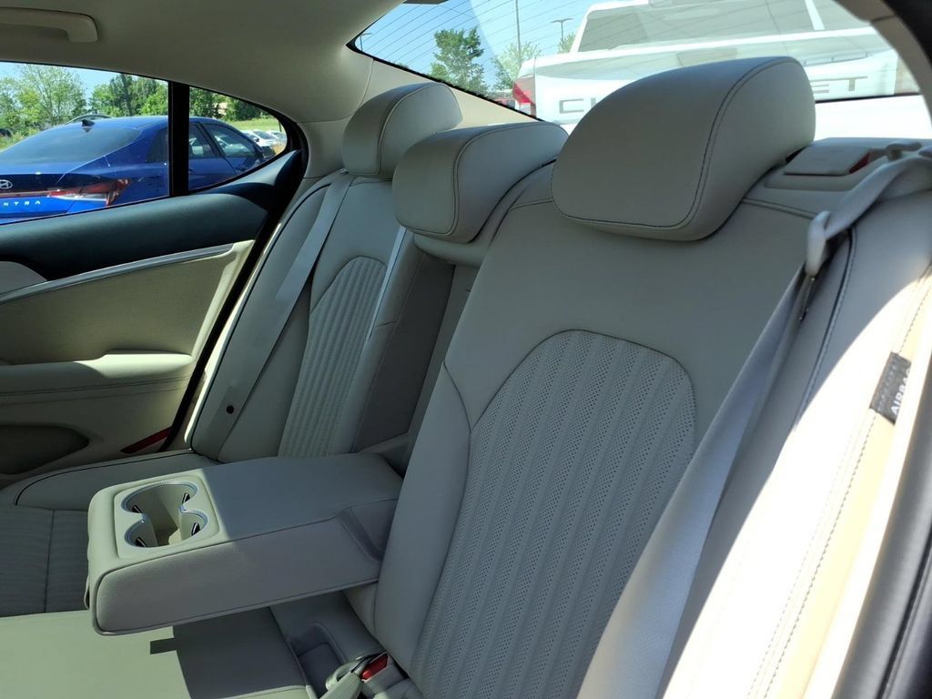 Used 2026 Genesis G70 2.5T Prestige RWD image 12