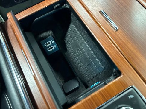 Used 2019 Lincoln Navigator Reserve AWD/4WD image 23
