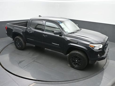 Used 2019 Toyota Tacoma SR5 RWD image 45