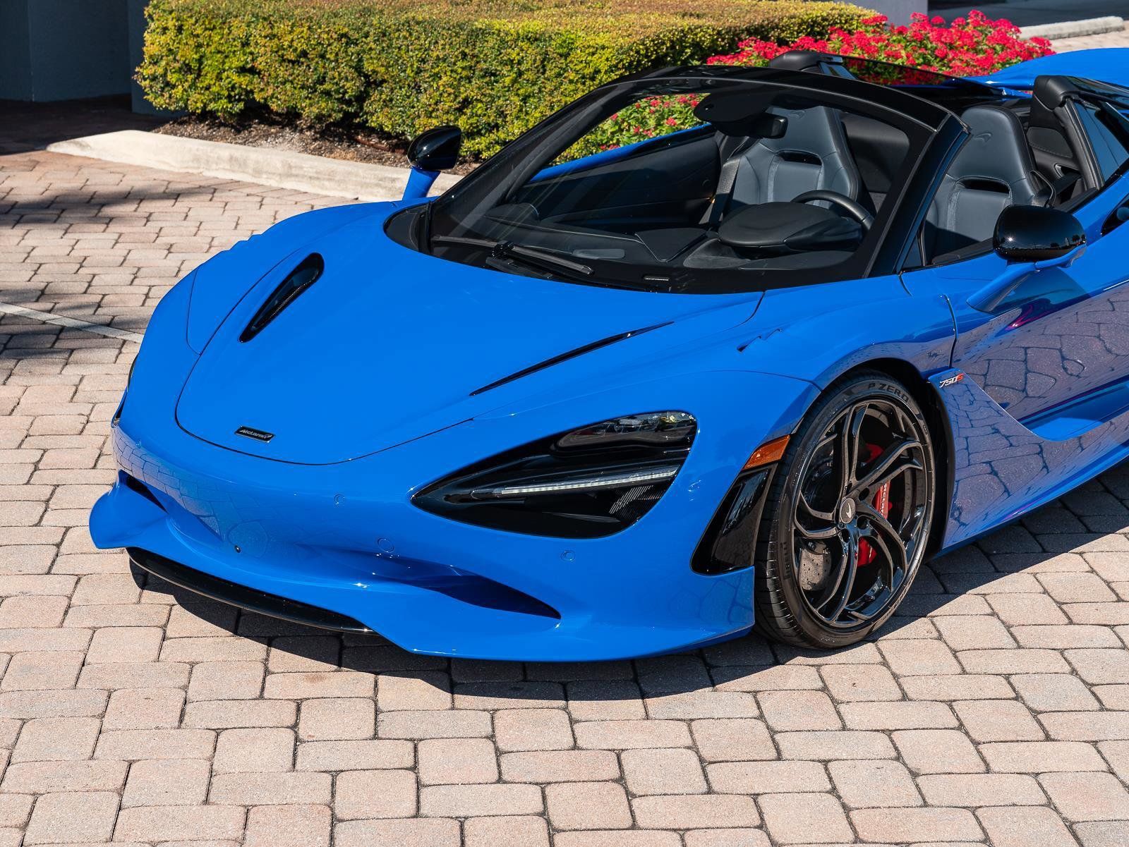 Used 2024 McLaren 750S Spider RWD image 13