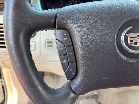 Used 2011 Cadillac DTS Luxury FWD image 20