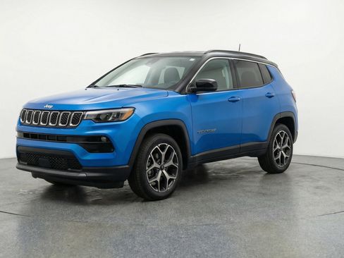 Used 2025 Jeep Compass Limited image 3