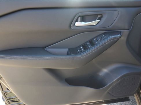 New 2026 Nissan Rogue SV image 9