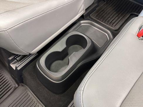 Used 2022 Toyota Highlander Platinum image 44