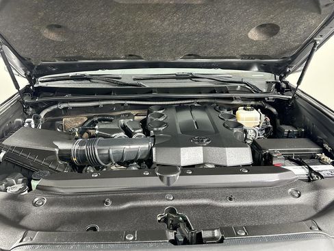 Used 2021 Toyota 4Runner Venture image 40