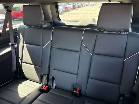 Used 2025 Cadillac Escalade ESV Sport AWD/4WD image 14