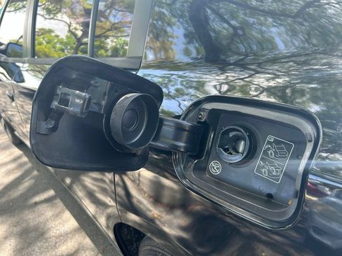 Used 2017 Dodge Charger SE RWD image 36