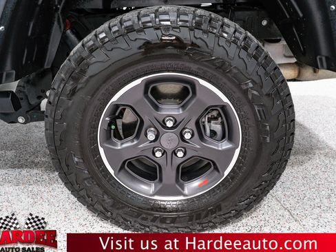 Used 2023 Jeep Gladiator Rubicon w/ Cold Weather Group image 10